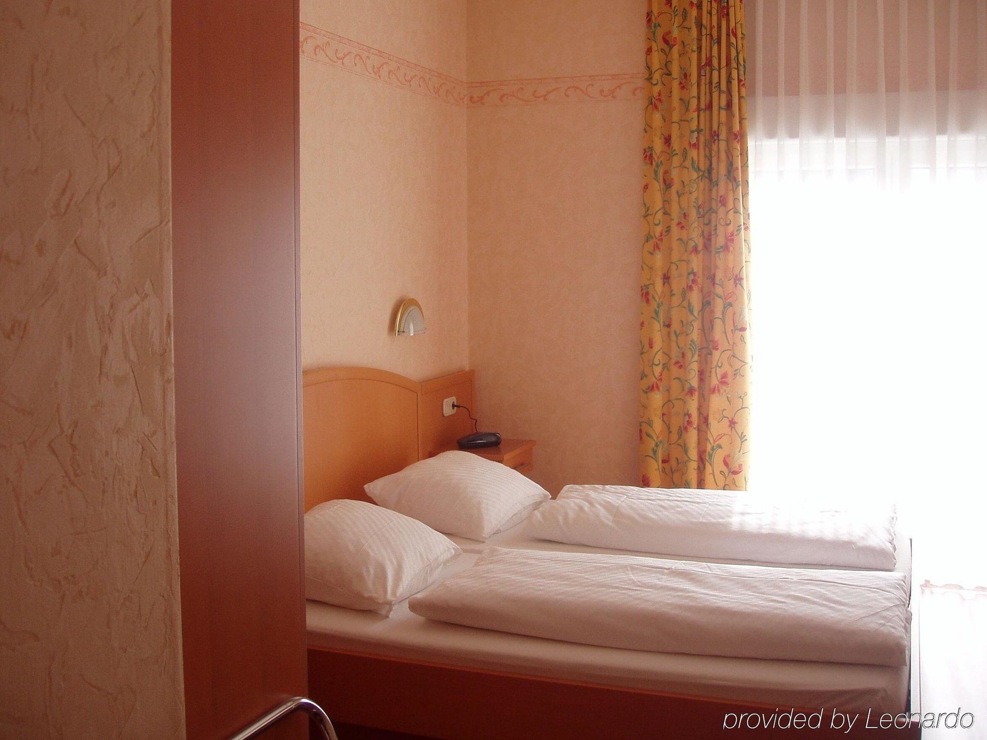 Flair Hotel Gruener Baum Donaueschingen Ruang foto